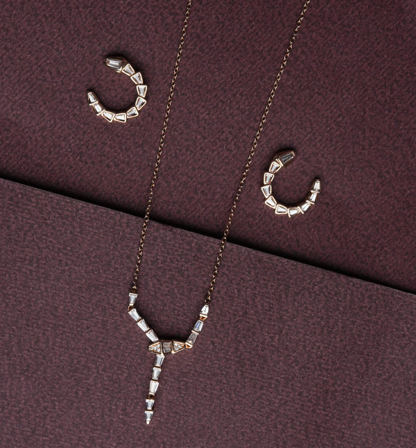 Snake Curve Sparkle Pendant Set