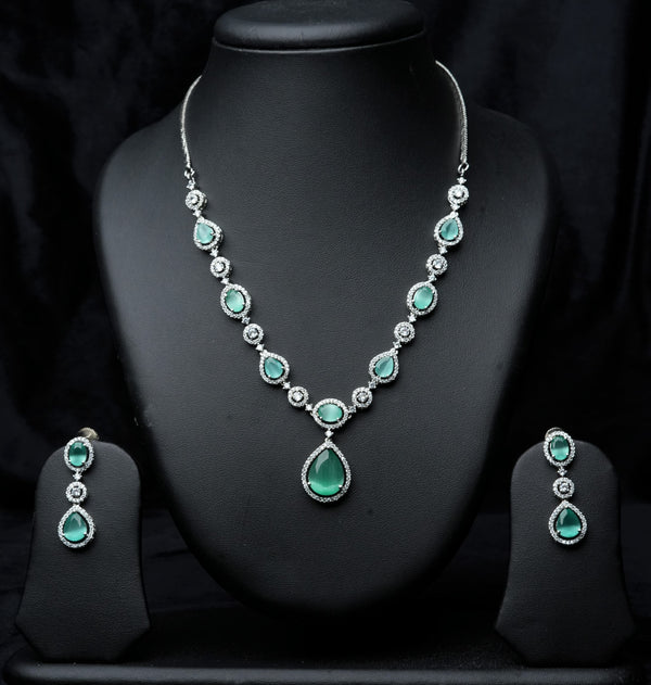 Mint Glow Necklace Set