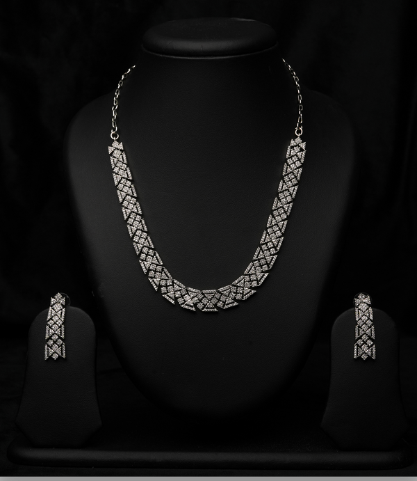 Arista Geo Shine Necklace Set