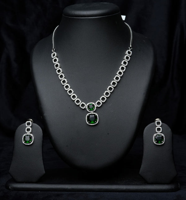 Timeless Emerald Necklace Set