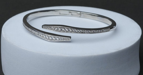 Leaf Curve Sparkle Open Bracelet