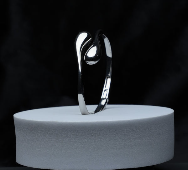 Ethereal Flow Bracelet