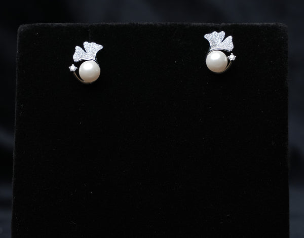 Pearl Whisper Studs