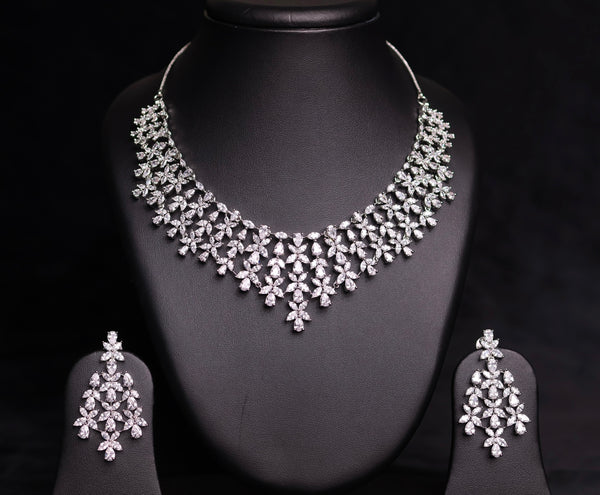 The Queen’s Bloom Necklace Set