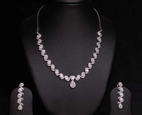 Aurora Twirl Necklace Set