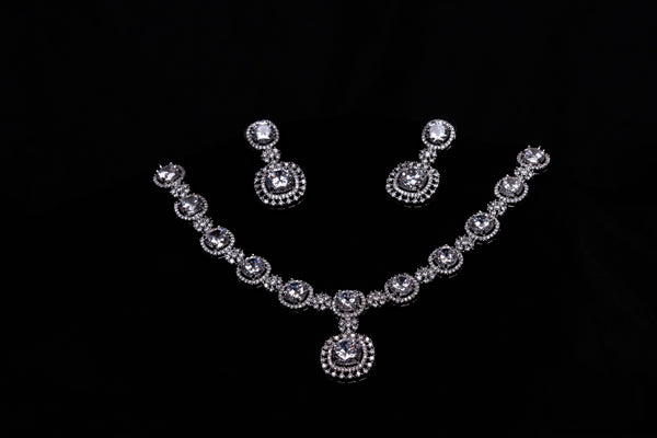 Exquisite Round-Cut American Diamond Necklace