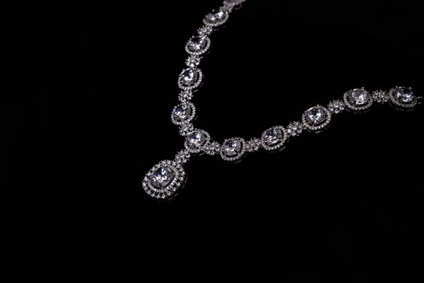 Exquisite Round-Cut American Diamond Necklace