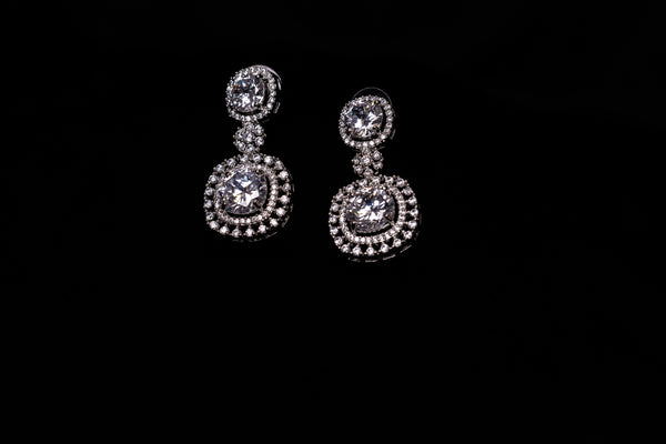 Exquisite Round-Cut American Diamond Necklace