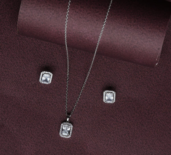 Timeless Sparkle Pendant Set