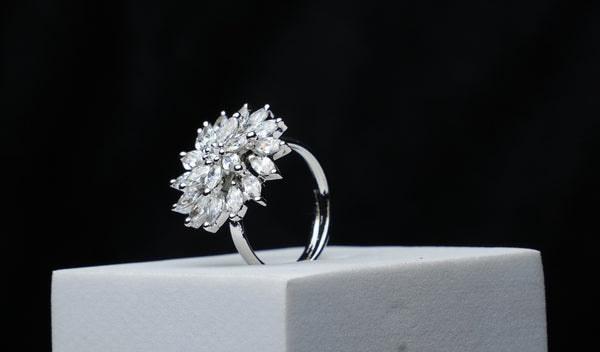 Daisy Radiance Ring