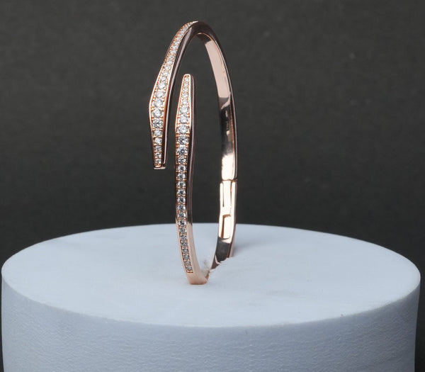 Leaf Curve Sparkle Open Bracelet