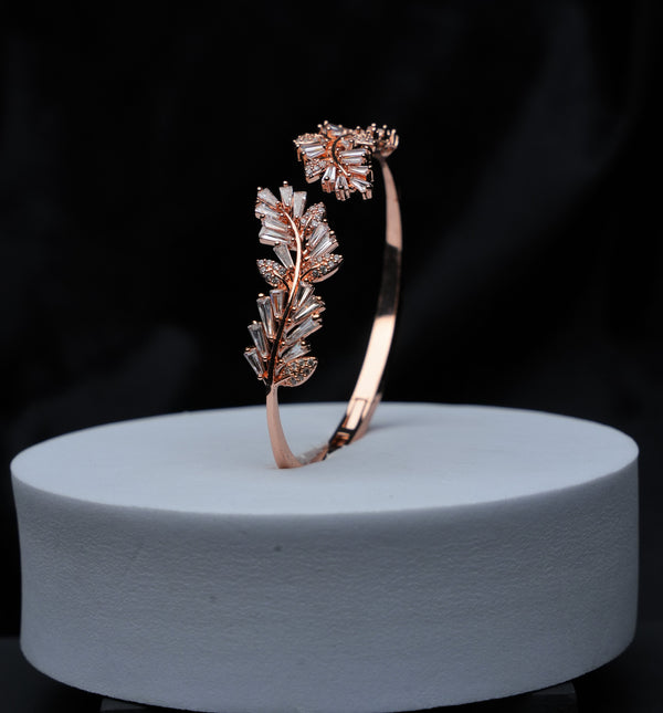 Aurelia Leaf Luxe Bracelet