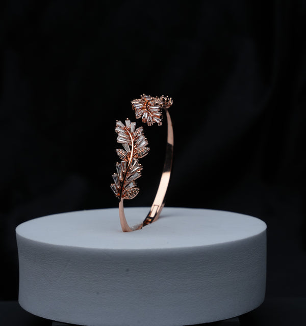 Aurelia Leaf Luxe Bracelet