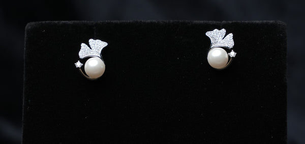 Pearl Whisper Studs