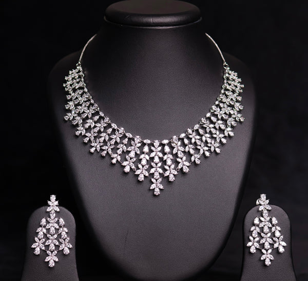 The Queen’s Bloom Necklace Set